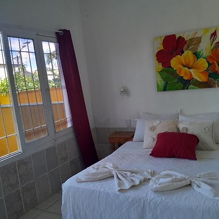 Hostel Damaris Puerto Iguazu Luaran gambar